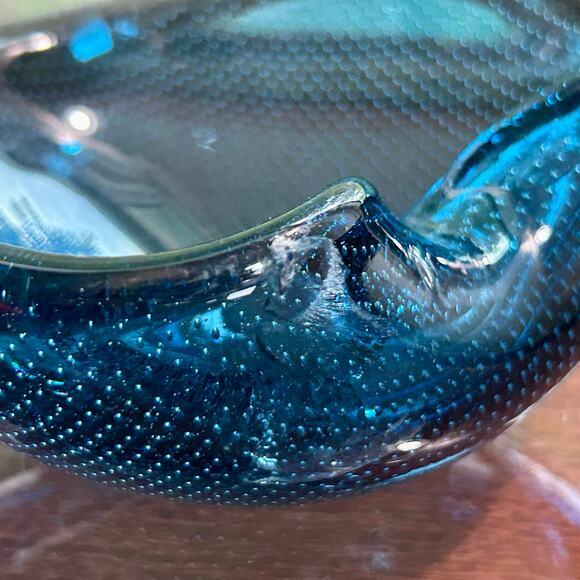 Blenko Vintage Cobalt Blue Controlled Bubble Art Glass Bowl or Ashtray - Picture 7 of 16
